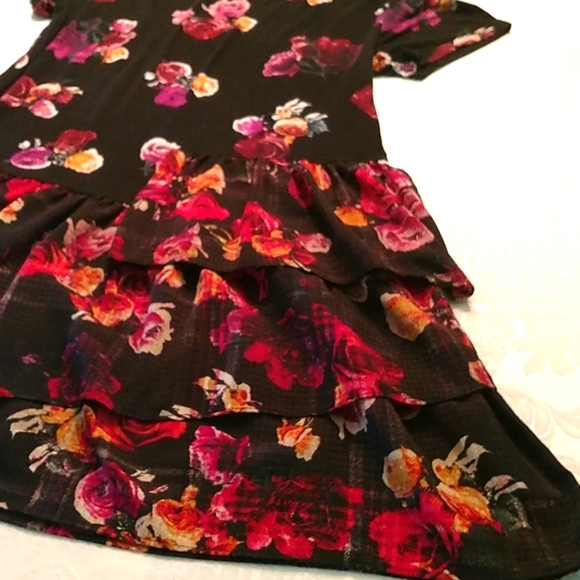 Super cute Thakoon floral ruffle dress, in Large - Picture 5 of 6